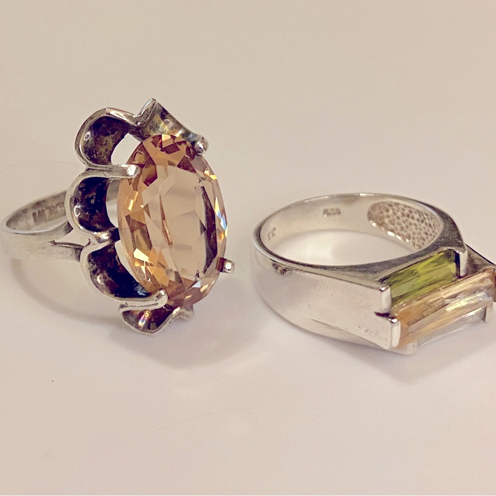 Size 9 pair of silver neutral crystal rings
